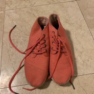 Toms sneakers